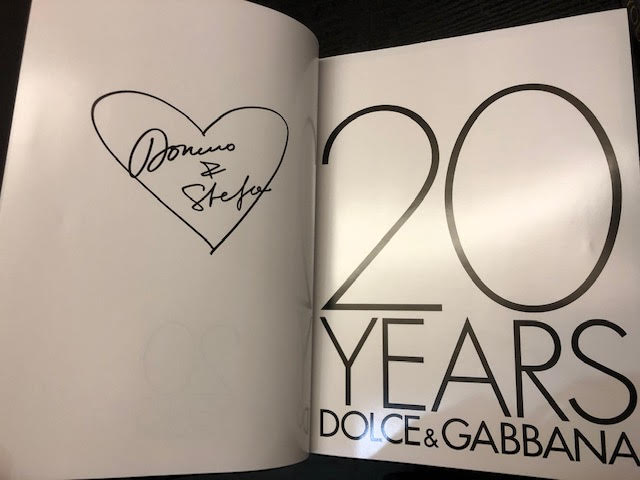 洋書 20 YEARS DOLCE & GABBANA（2005） 20 Years Dolce & Gabbana: Sarah Mower: 9788874392483: Amazon.com